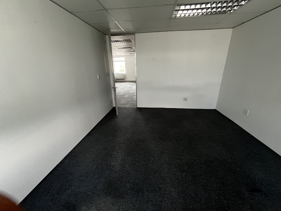 To Let commercial Property for Rent in Bo Oakdale Western Cape